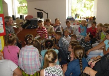 Kawaler Orderu Uśmiechu w Bibliotece w Żegiestowie