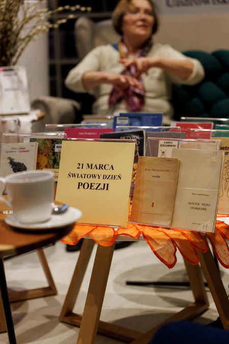 Spotkanie Dyskusyjnego Klubu Książki w Światowy Dzień Poezji. 21.03