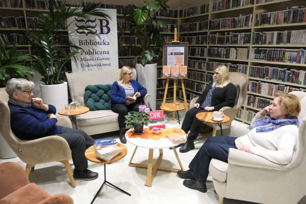 Spotkanie Dyskusyjnego Klubu Książki w Bibliotece w Muszynie. 28.11